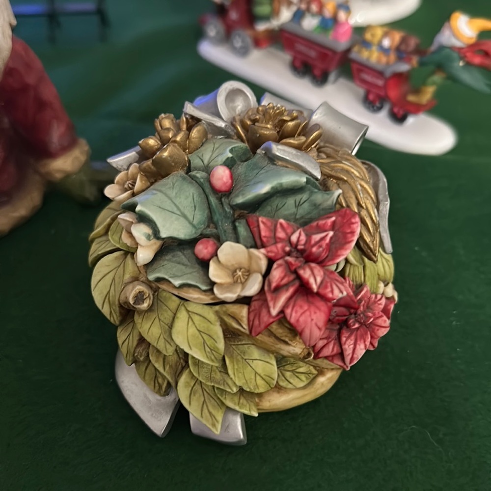 Harmony garden Christmas Floral Bouquet keepsake treasure box